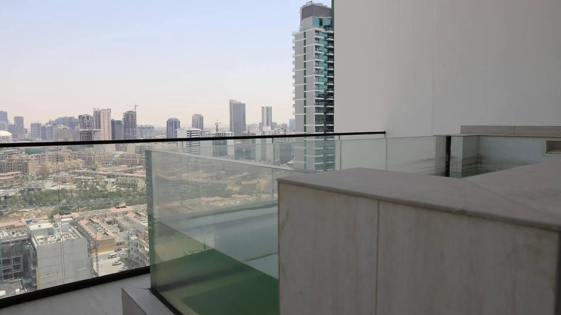 Serene Dubai Apartment With Private Indoor Pool Emiratos Árabes Unidos