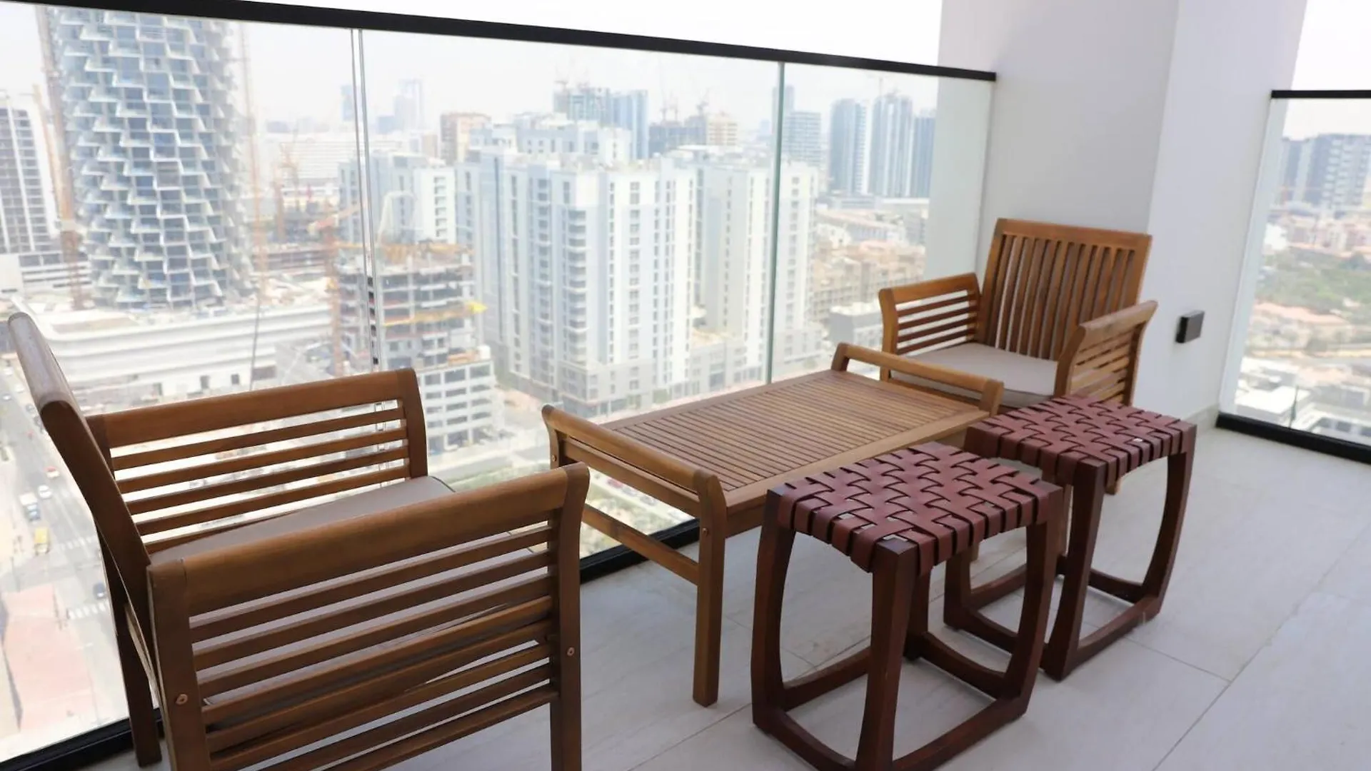 Serene Dubai Apartment With Private Indoor Pool 0*,