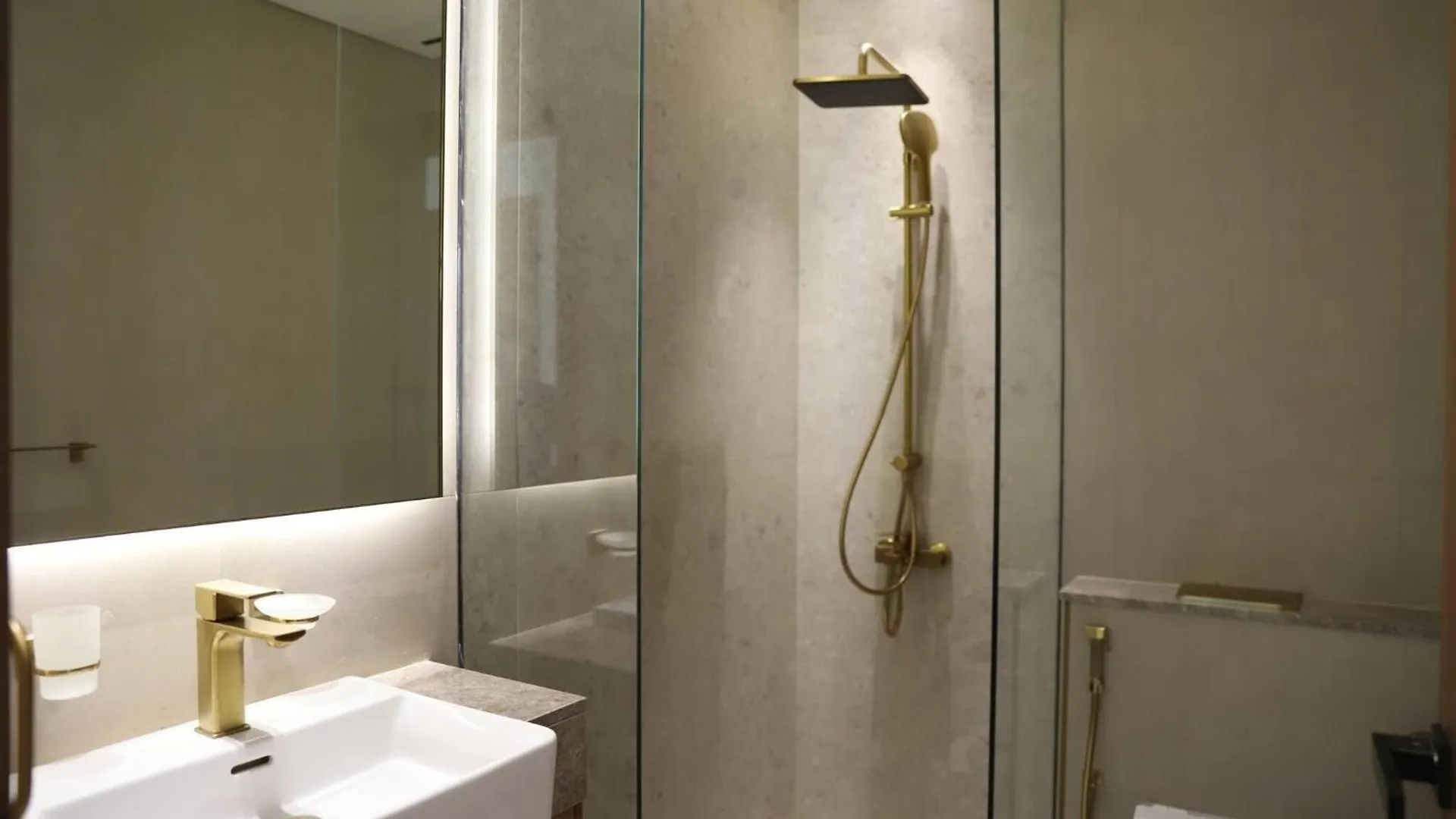 Serene Dubai Apartment With Private Indoor Pool